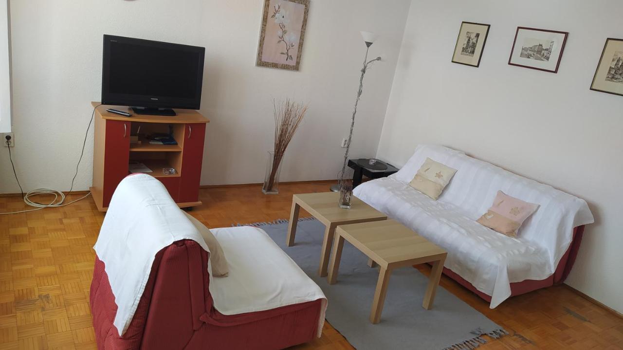 Apartment Mara คลาโดโว ภายนอก รูปภาพ